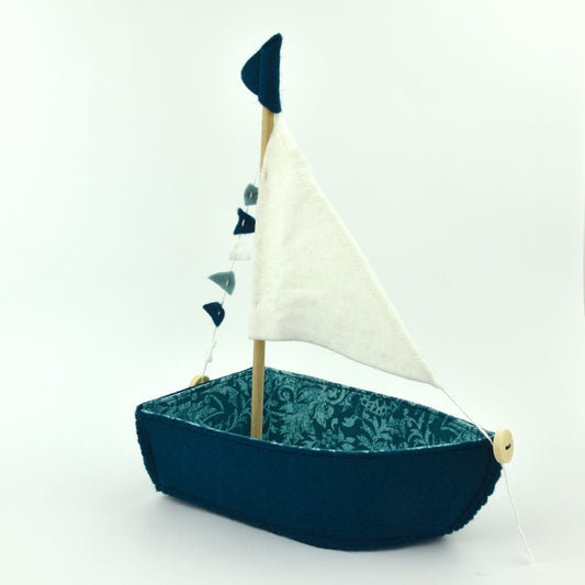 Toy sail boat